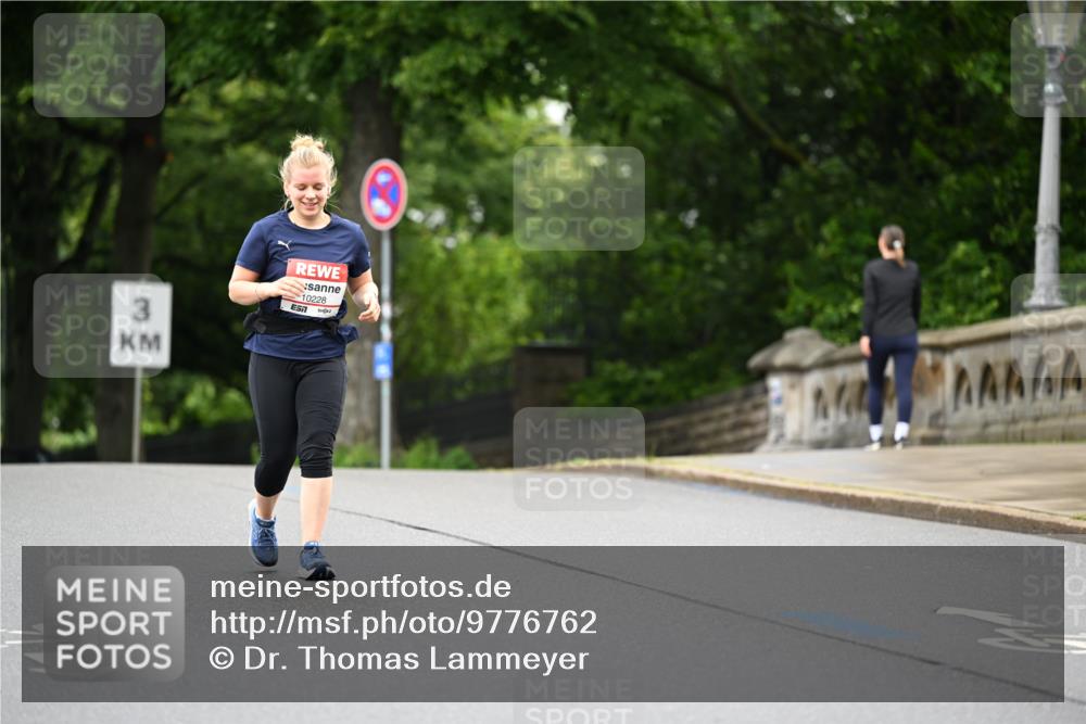 14.06.2026 - REWE Women's Run Dr. Thomas Lammeyer http://msf.ph/oto/9776762 14.06.2026 10:05:45 Laufen 3, 10228, 7 meine-sportfotos.de