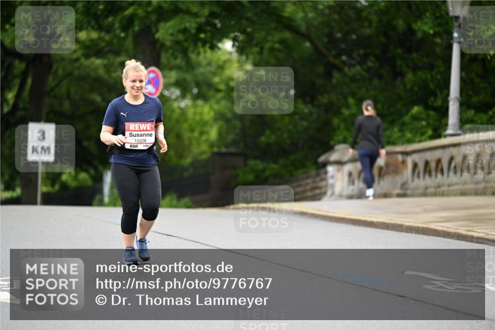 14.06.2026 - REWE Women's Run Dr. Thomas Lammeyer http://msf.ph/oto/9776767 14.06.2026 10:05:45 Laufen 3, 10228 meine-sportfotos.de