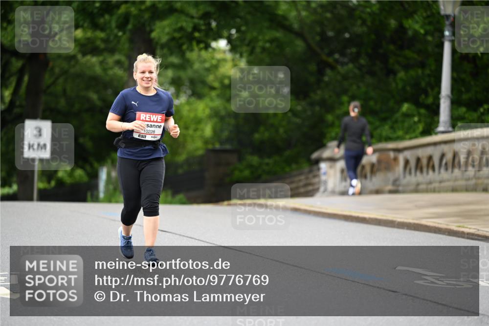 14.06.2026 - REWE Women's Run Dr. Thomas Lammeyer http://msf.ph/oto/9776769 14.06.2026 10:05:45 Laufen 3, 10228, 7 meine-sportfotos.de