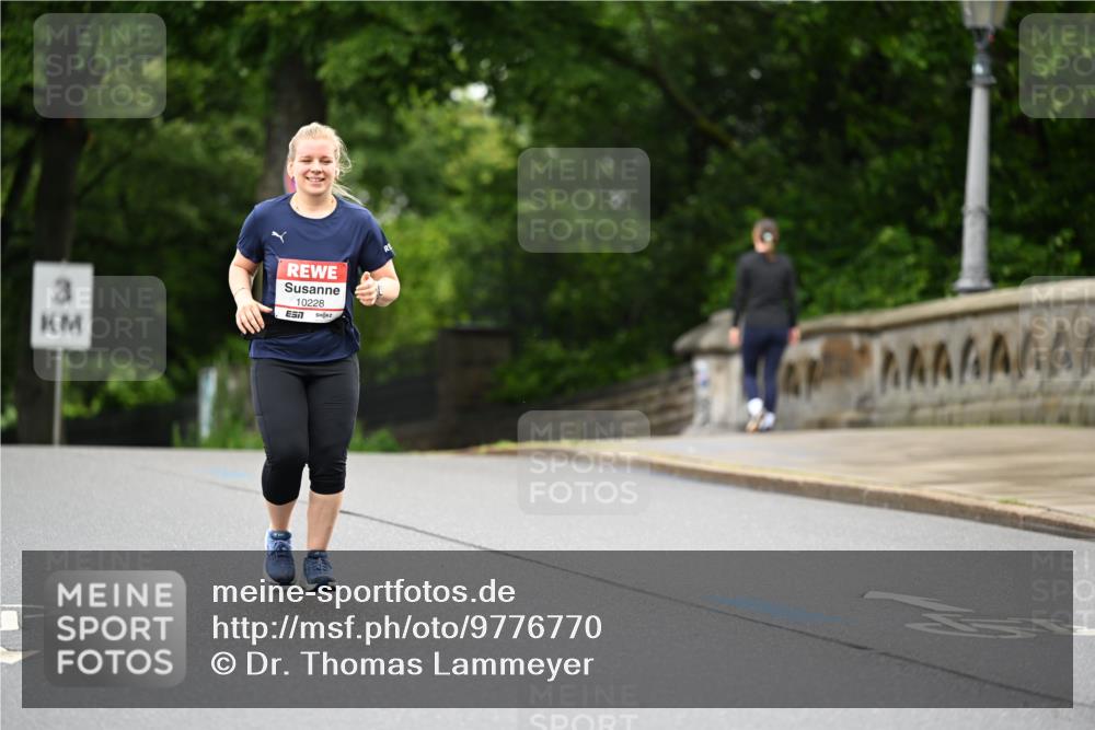 14.06.2026 - REWE Women's Run Dr. Thomas Lammeyer http://msf.ph/oto/9776770 14.06.2026 10:05:46 Laufen 3, 10228, 7 meine-sportfotos.de