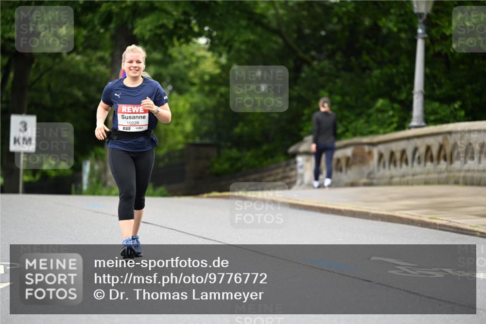 14.06.2026 - REWE Women's Run Dr. Thomas Lammeyer http://msf.ph/oto/9776772 14.06.2026 10:05:46 Laufen 3, 10228, 7 meine-sportfotos.de