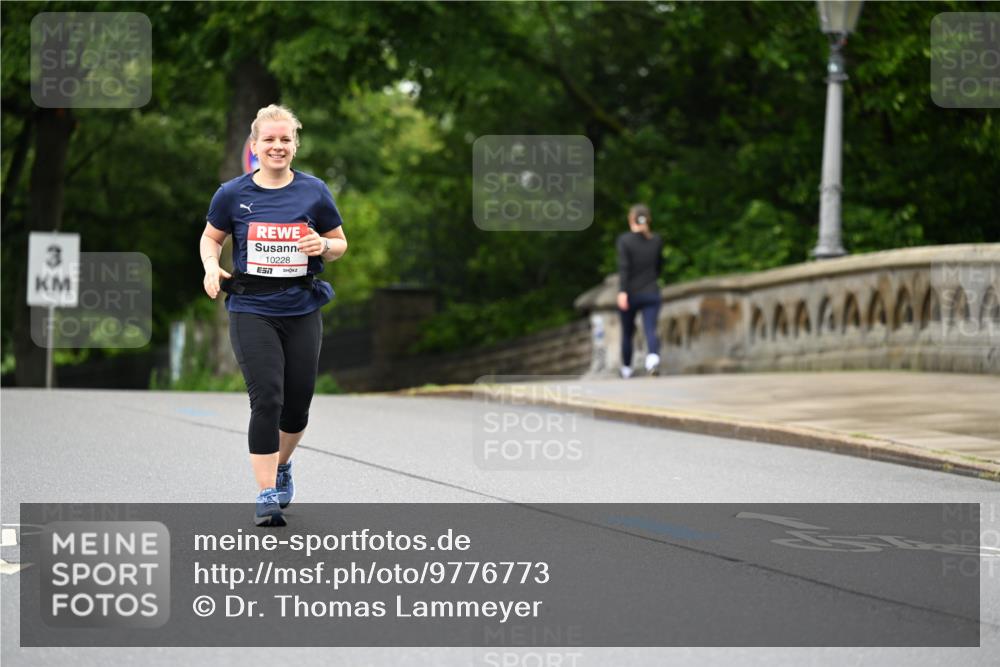 14.06.2026 - REWE Women's Run Dr. Thomas Lammeyer http://msf.ph/oto/9776773 14.06.2026 10:05:46 Laufen 3, 10228, 7 meine-sportfotos.de