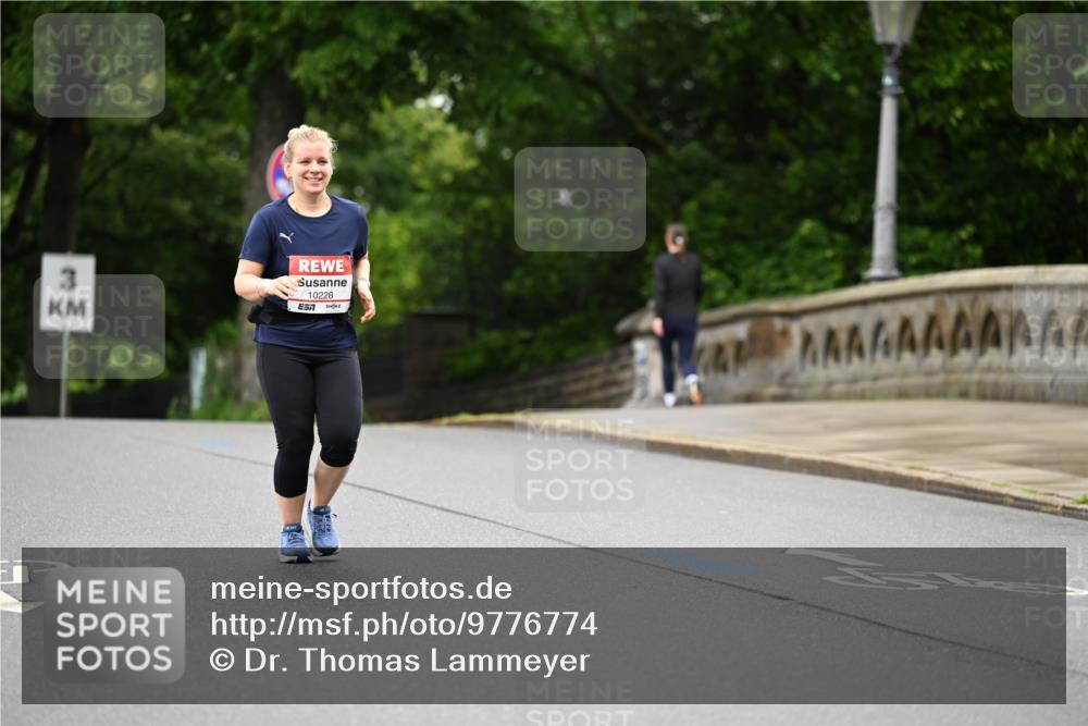 14.06.2026 - REWE Women's Run Dr. Thomas Lammeyer http://msf.ph/oto/9776774 14.06.2026 10:05:46 Laufen 3, 10228 meine-sportfotos.de