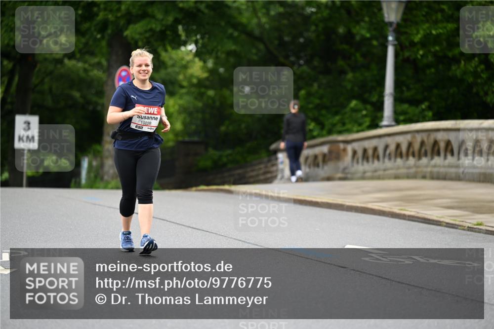 14.06.2026 - REWE Women's Run Dr. Thomas Lammeyer http://msf.ph/oto/9776775 14.06.2026 10:05:46 Laufen 3, 57, 10228 meine-sportfotos.de