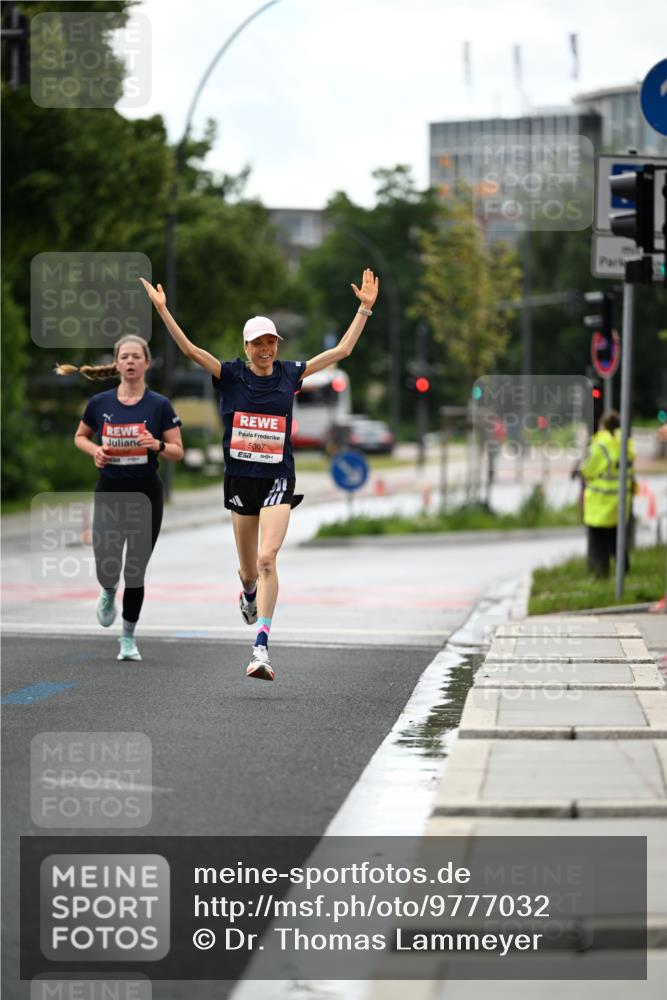14.06.2026 - REWE Women's Run Dr. Thomas Lammeyer http://msf.ph/oto/9777032 14.06.2026 10:39:22 Laufen 5007 meine-sportfotos.de