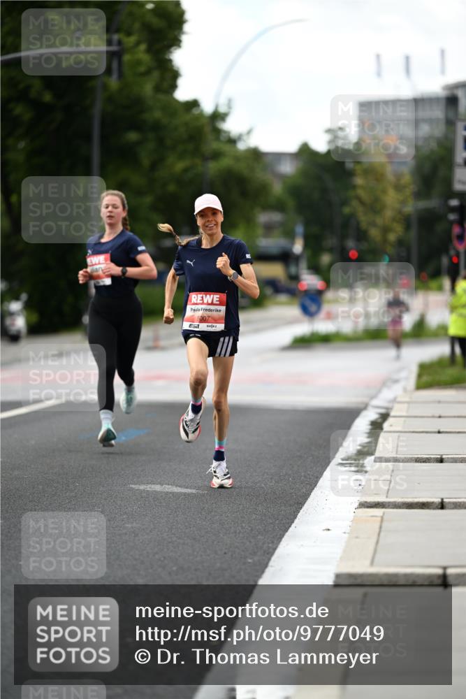14.06.2026 - REWE Women's Run Dr. Thomas Lammeyer http://msf.ph/oto/9777049 14.06.2026 10:39:24 Laufen 51, 5007 meine-sportfotos.de