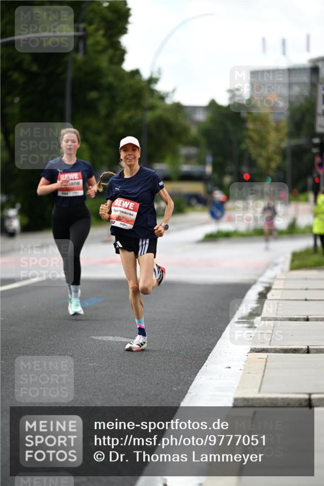 14.06.2026 - REWE Women's Run Dr. Thomas Lammeyer http://msf.ph/oto/9777051 14.06.2026 10:39:24 Laufen 5007, 557 meine-sportfotos.de