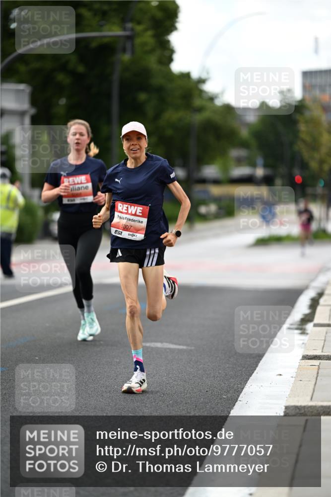14.06.2026 - REWE Women's Run Dr. Thomas Lammeyer http://msf.ph/oto/9777057 14.06.2026 10:39:25 Laufen 5007 meine-sportfotos.de