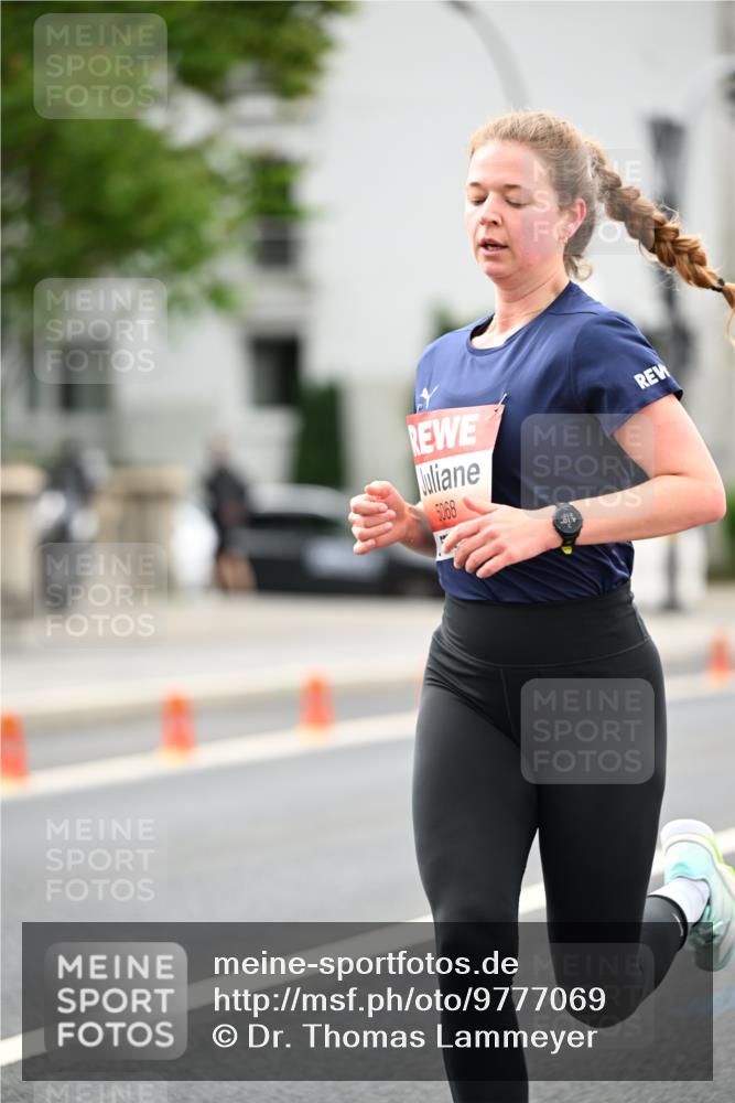 14.06.2026 - REWE Women's Run Dr. Thomas Lammeyer http://msf.ph/oto/9777069 14.06.2026 10:39:28 Laufen 5068 meine-sportfotos.de