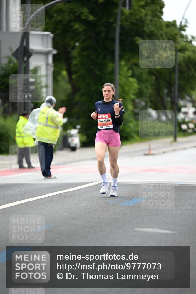 14.06.2026 - REWE Women's Run Dr. Thomas Lammeyer http://msf.ph/oto/9777073 14.06.2026 10:39:36 Laufen 5361 meine-sportfotos.de