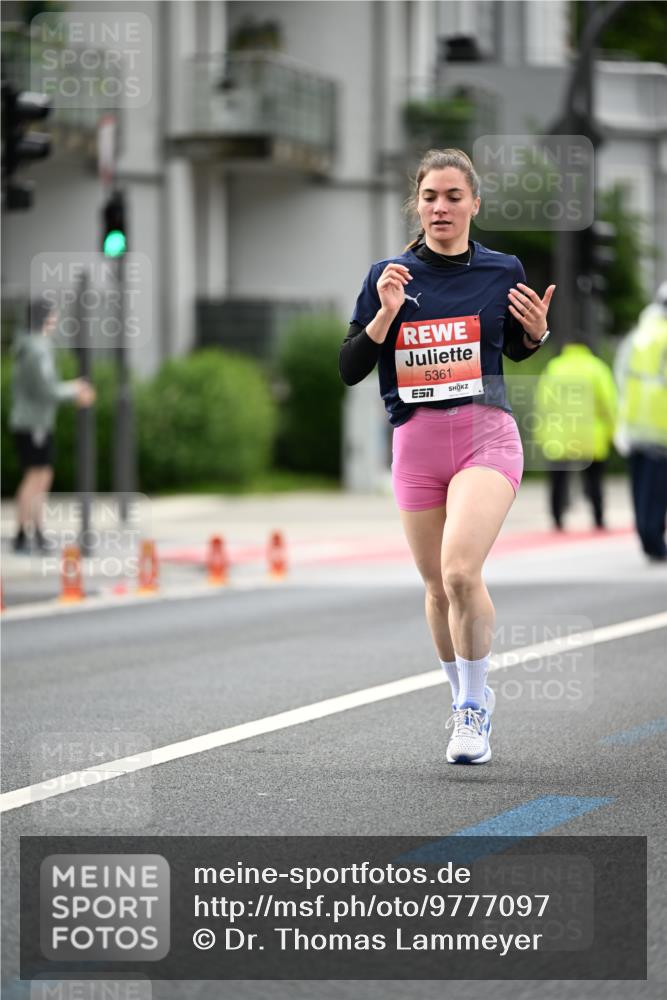 14.06.2026 - REWE Women's Run Dr. Thomas Lammeyer http://msf.ph/oto/9777097 14.06.2026 10:39:38 Laufen 5361 meine-sportfotos.de