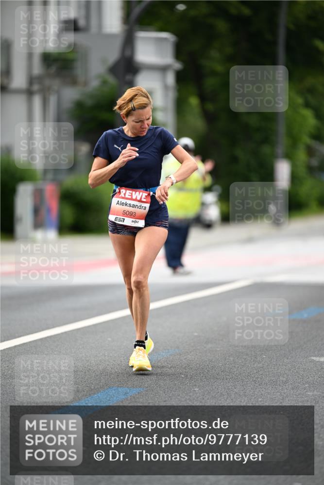 14.06.2026 - REWE Women's Run Dr. Thomas Lammeyer http://msf.ph/oto/9777139 14.06.2026 10:39:46 Laufen 5093 meine-sportfotos.de