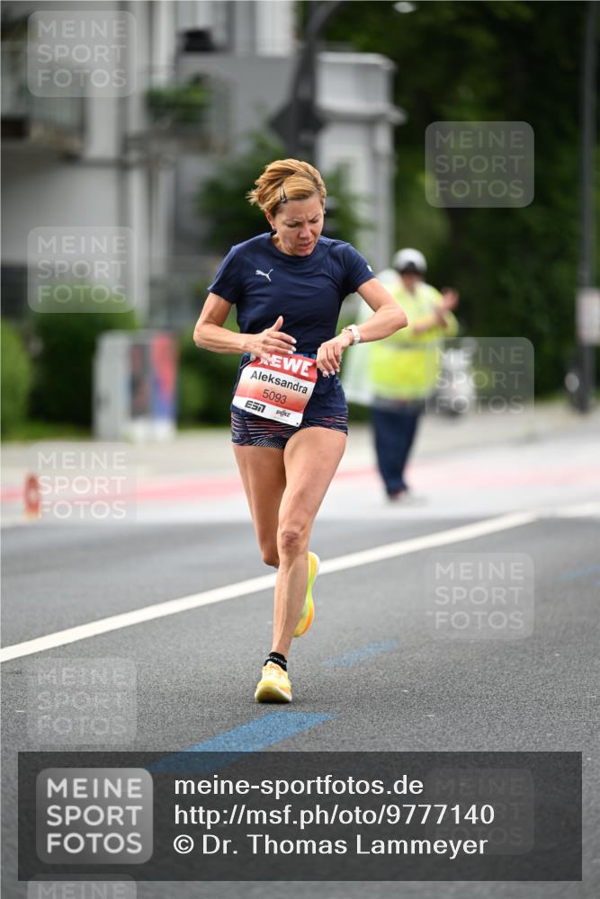 14.06.2026 - REWE Women's Run Dr. Thomas Lammeyer http://msf.ph/oto/9777140 14.06.2026 10:39:46 Laufen 5093 meine-sportfotos.de