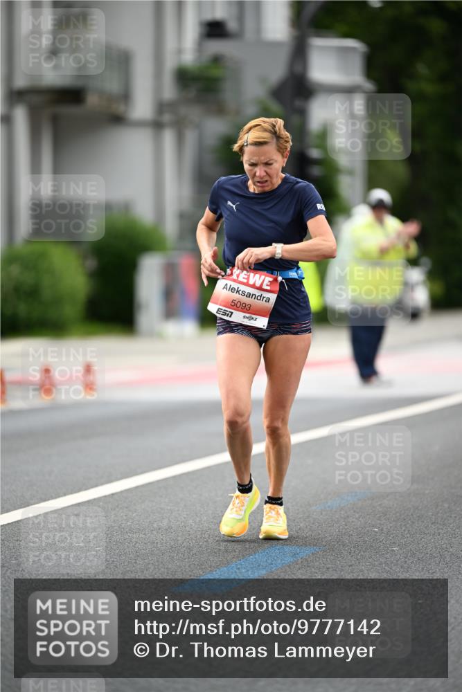 14.06.2026 - REWE Women's Run Dr. Thomas Lammeyer http://msf.ph/oto/9777142 14.06.2026 10:39:46 Laufen 5093 meine-sportfotos.de