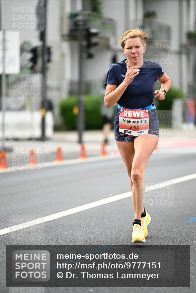 14.06.2026 - REWE Women's Run Dr. Thomas Lammeyer http://msf.ph/oto/9777151 14.06.2026 10:39:47 Laufen 5093 meine-sportfotos.de