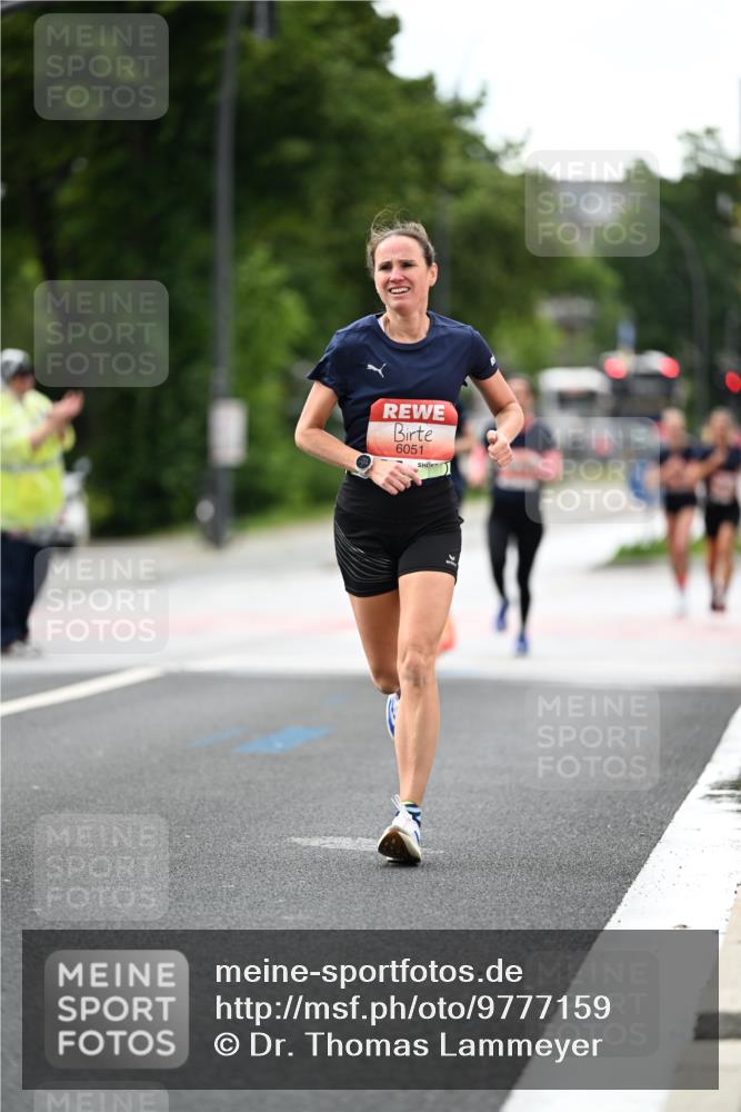 14.06.2026 - REWE Women's Run Dr. Thomas Lammeyer http://msf.ph/oto/9777159 14.06.2026 10:39:50 Laufen 10, 6051 meine-sportfotos.de