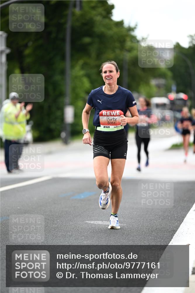 14.06.2026 - REWE Women's Run Dr. Thomas Lammeyer http://msf.ph/oto/9777161 14.06.2026 10:39:50 Laufen 6051 meine-sportfotos.de