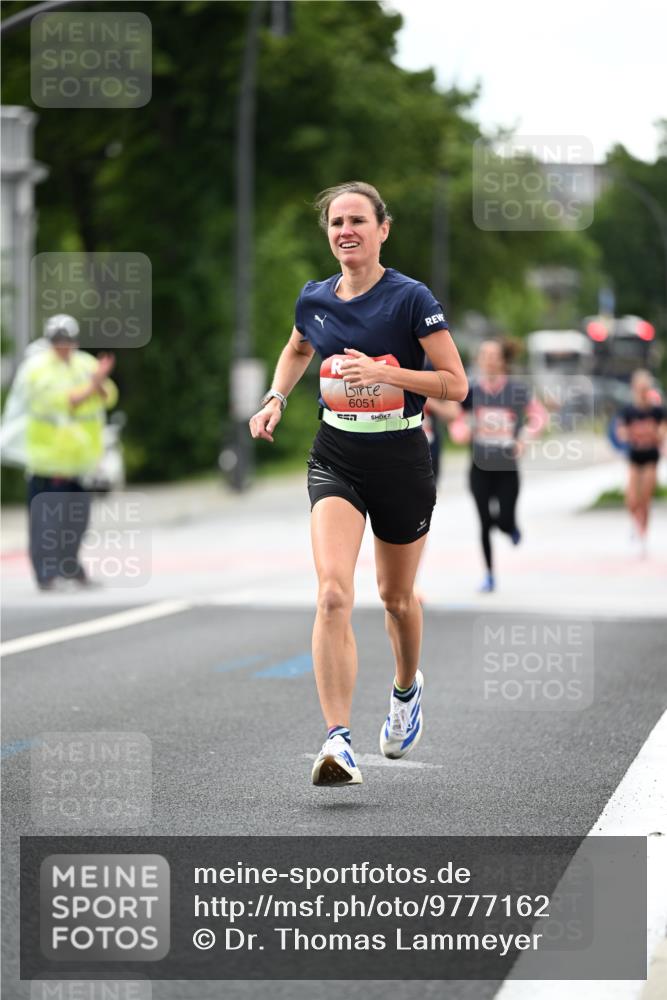 14.06.2026 - REWE Women's Run Dr. Thomas Lammeyer http://msf.ph/oto/9777162 14.06.2026 10:39:50 Laufen 6051, 55 meine-sportfotos.de