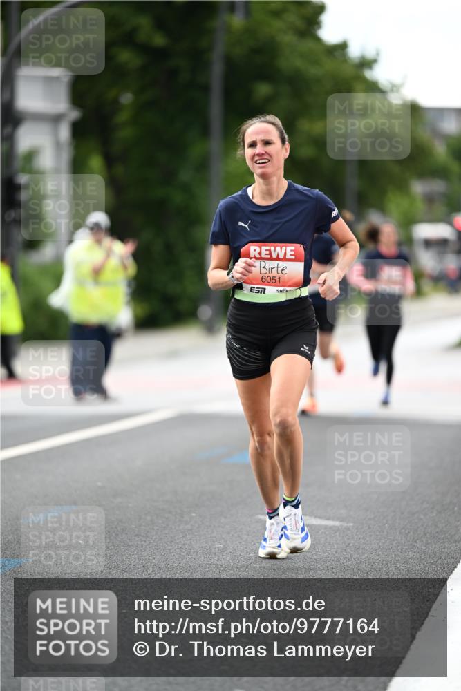 14.06.2026 - REWE Women's Run Dr. Thomas Lammeyer http://msf.ph/oto/9777164 14.06.2026 10:39:51 Laufen 10, 6051, 7 meine-sportfotos.de