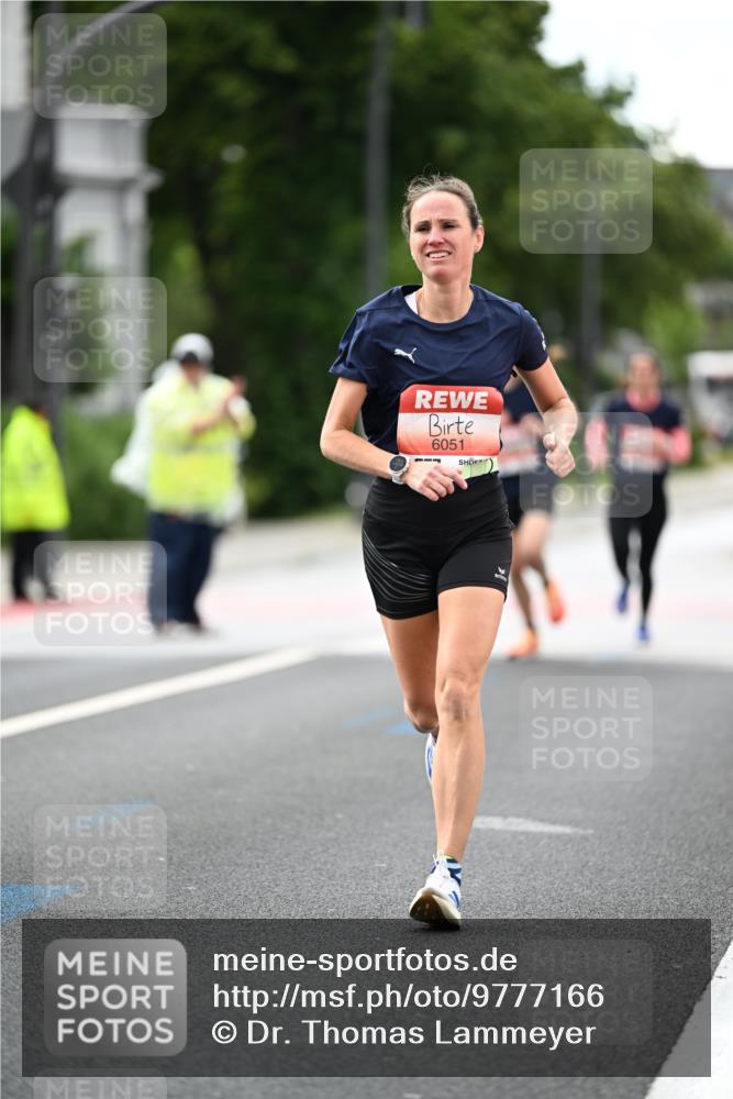 14.06.2026 - REWE Women's Run Dr. Thomas Lammeyer http://msf.ph/oto/9777166 14.06.2026 10:39:51 Laufen 6051, 71 meine-sportfotos.de