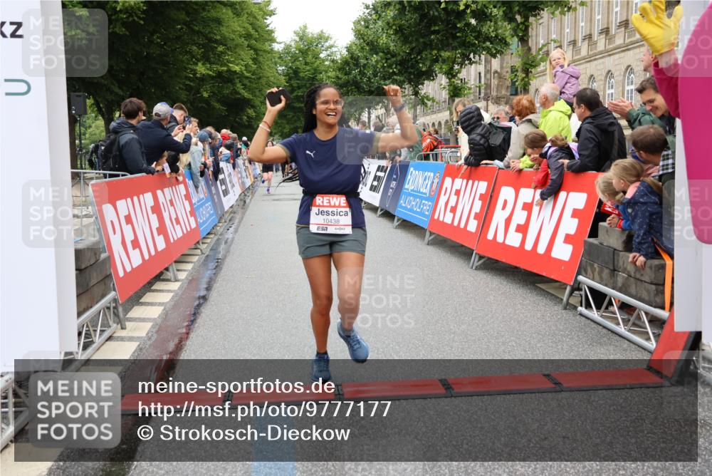 14.06.2026 - REWE Women's Run Strokosch-Dieckow http://msf.ph/oto/9777177 14.06.2026 09:56:51 Ziel 10156, 10399, 10438, 10465, 10547, 10781, 10782, 11007, 11283, 11415, 11516 meine-sportfotos.de