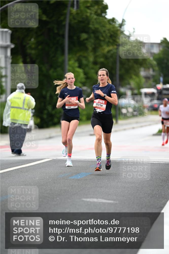 14.06.2026 - REWE Women's Run Dr. Thomas Lammeyer http://msf.ph/oto/9777198 14.06.2026 10:39:57 Laufen 543, 682 meine-sportfotos.de
