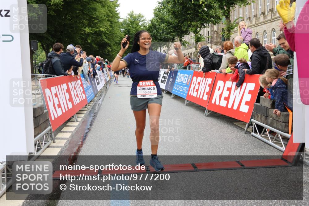 14.06.2026 - REWE Women's Run Strokosch-Dieckow http://msf.ph/oto/9777200 14.06.2026 09:56:51 Ziel 10156, 10399, 10438, 10465, 10547, 10781, 10782, 11007, 11283, 11415, 11516 meine-sportfotos.de