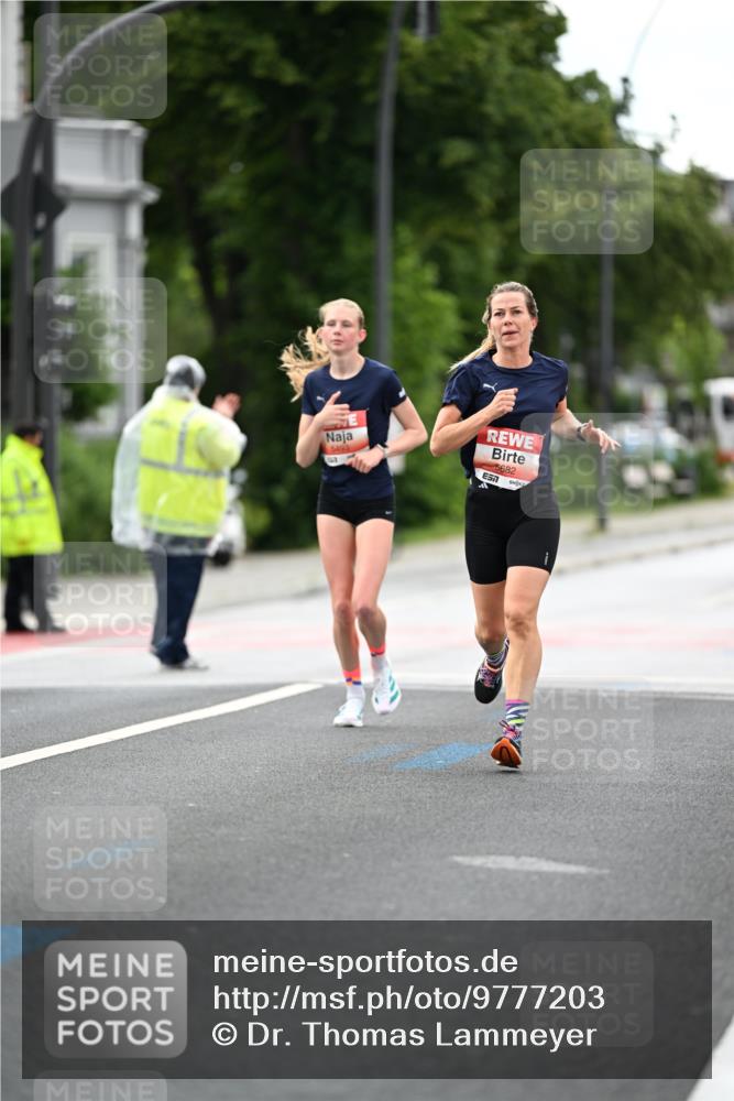 14.06.2026 - REWE Women's Run Dr. Thomas Lammeyer http://msf.ph/oto/9777203 14.06.2026 10:39:58 Laufen 5493, 5682, 7 meine-sportfotos.de