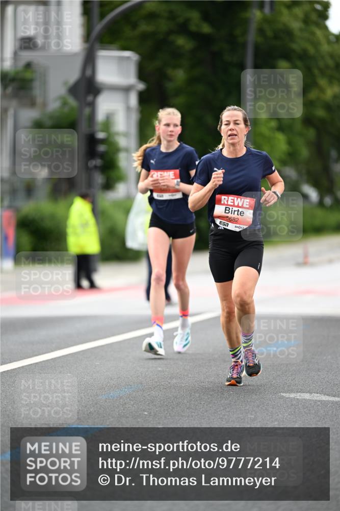 14.06.2026 - REWE Women's Run Dr. Thomas Lammeyer http://msf.ph/oto/9777214 14.06.2026 10:39:59 Laufen 5682 meine-sportfotos.de