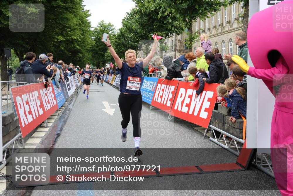 14.06.2026 - REWE Women's Run Strokosch-Dieckow http://msf.ph/oto/9777221 14.06.2026 09:56:54 Ziel 10156, 10399, 10438, 10465, 10781, 10782, 11007, 11283, 11312 meine-sportfotos.de