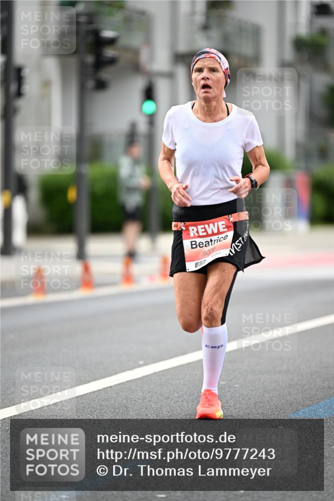 14.06.2026 - REWE Women's Run Dr. Thomas Lammeyer http://msf.ph/oto/9777243 14.06.2026 10:40:08 Laufen 57, 5026 meine-sportfotos.de