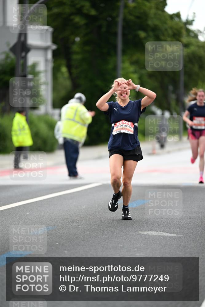 14.06.2026 - REWE Women's Run Dr. Thomas Lammeyer http://msf.ph/oto/9777249 14.06.2026 10:40:10 Laufen 5458 meine-sportfotos.de