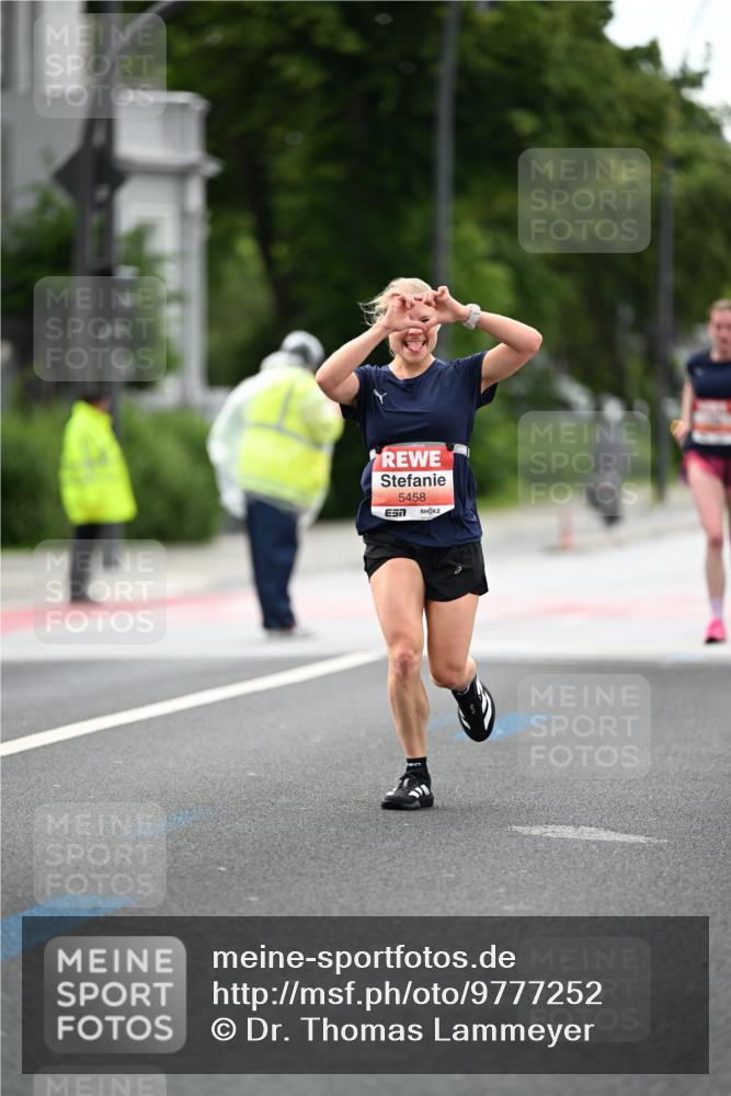 14.06.2026 - REWE Women's Run Dr. Thomas Lammeyer http://msf.ph/oto/9777252 14.06.2026 10:40:11 Laufen 5458, 7 meine-sportfotos.de
