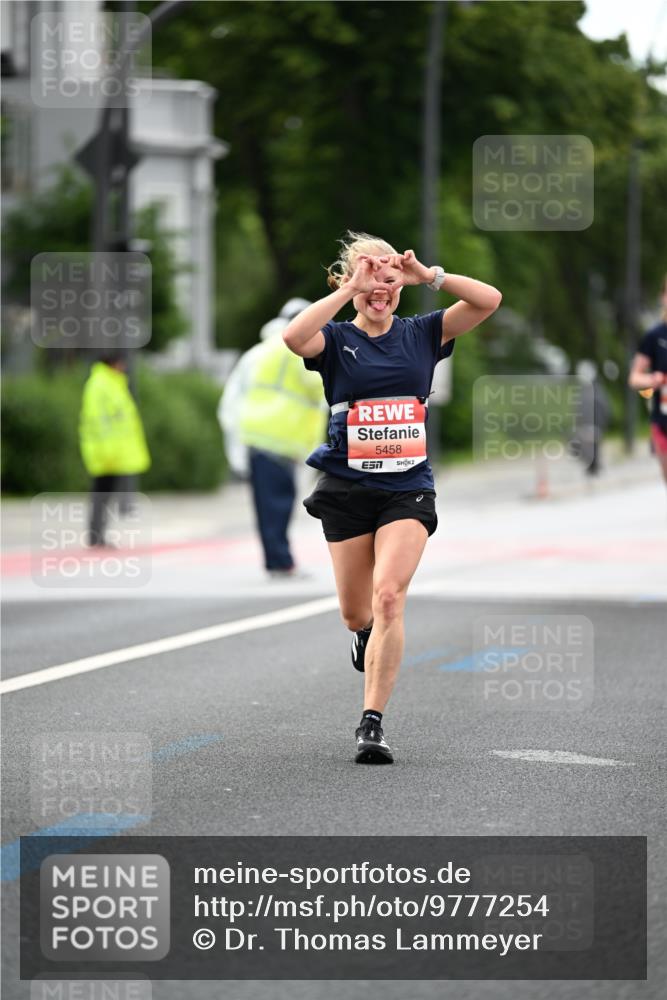 14.06.2026 - REWE Women's Run Dr. Thomas Lammeyer http://msf.ph/oto/9777254 14.06.2026 10:40:11 Laufen 5458 meine-sportfotos.de