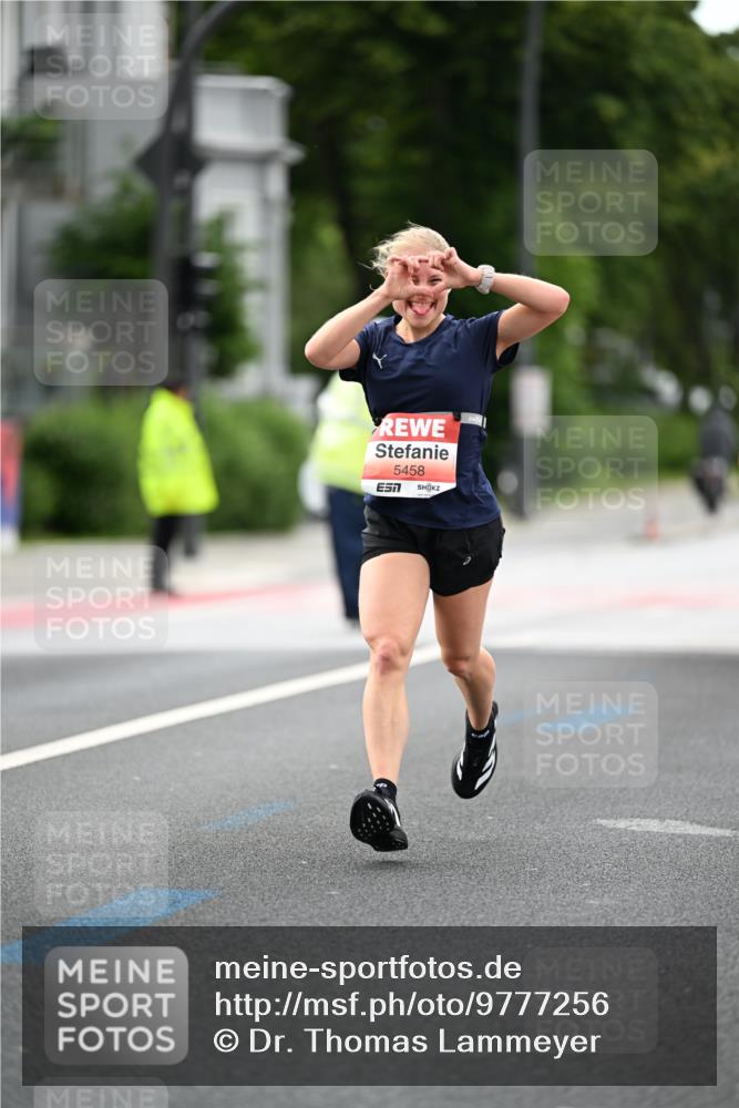 14.06.2026 - REWE Women's Run Dr. Thomas Lammeyer http://msf.ph/oto/9777256 14.06.2026 10:40:11 Laufen 5458 meine-sportfotos.de