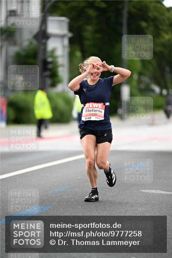 14.06.2026 - REWE Women's Run Dr. Thomas Lammeyer http://msf.ph/oto/9777258 14.06.2026 10:40:11 Laufen 5458 meine-sportfotos.de