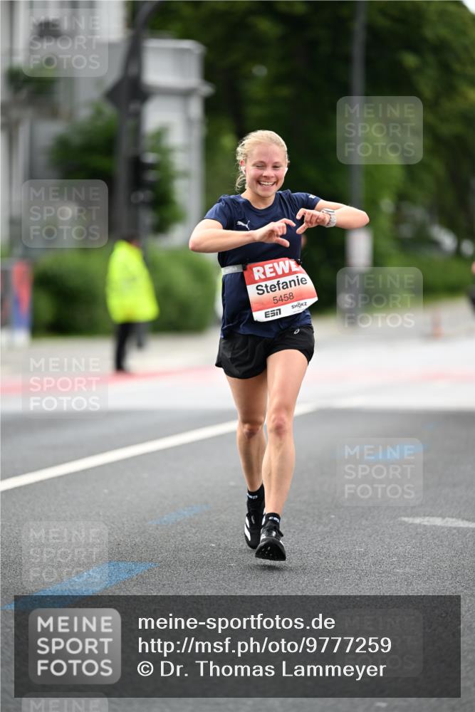 14.06.2026 - REWE Women's Run Dr. Thomas Lammeyer http://msf.ph/oto/9777259 14.06.2026 10:40:11 Laufen 5458, 7 meine-sportfotos.de