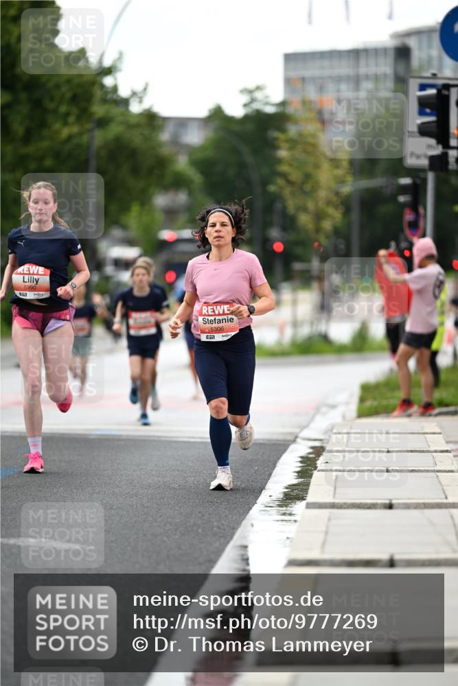 14.06.2026 - REWE Women's Run Dr. Thomas Lammeyer http://msf.ph/oto/9777269 14.06.2026 10:40:13 Laufen 5990, 7, 5306 meine-sportfotos.de