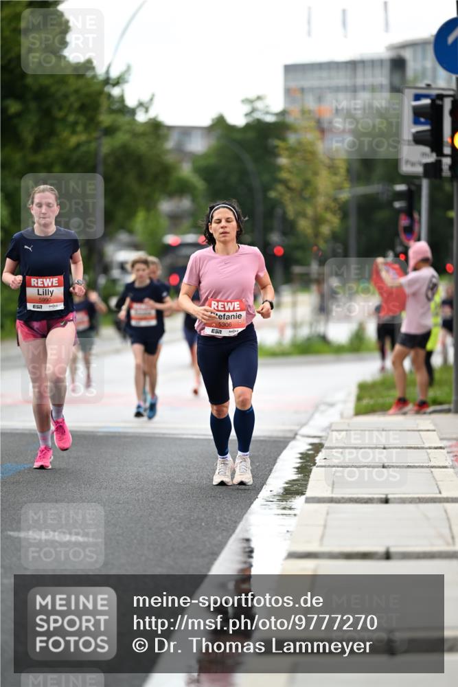 14.06.2026 - REWE Women's Run Dr. Thomas Lammeyer http://msf.ph/oto/9777270 14.06.2026 10:40:13 Laufen 5990, 57, 5306 meine-sportfotos.de