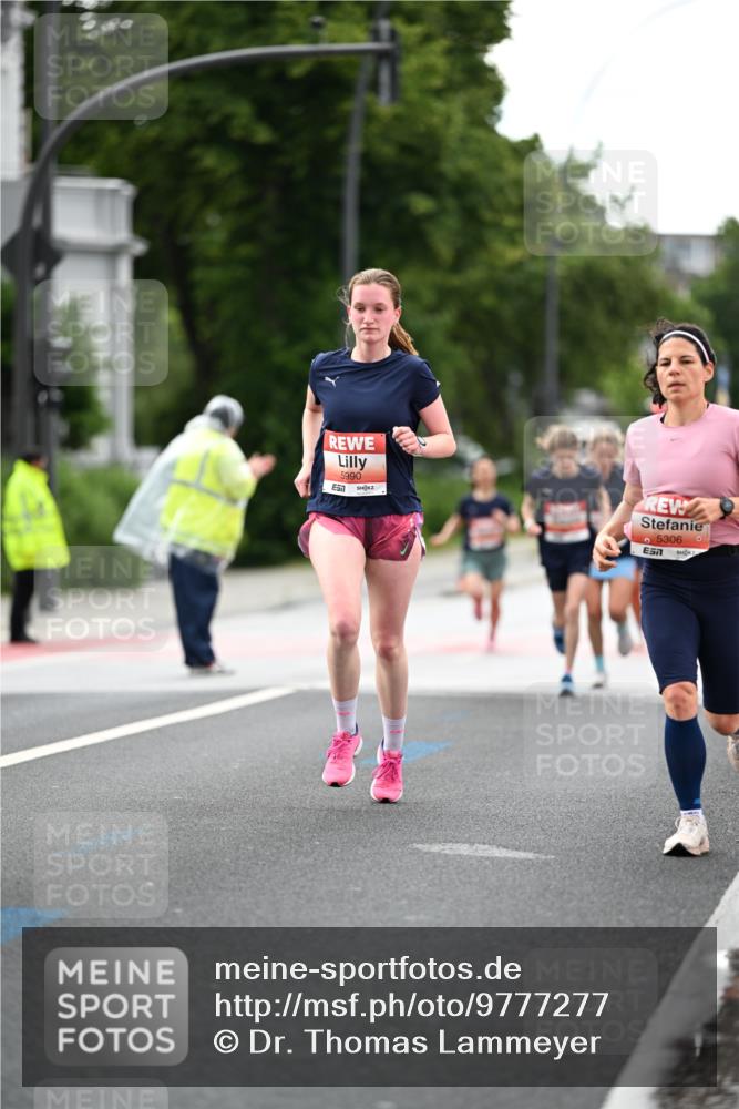 14.06.2026 - REWE Women's Run Dr. Thomas Lammeyer http://msf.ph/oto/9777277 14.06.2026 10:40:14 Laufen 51, 5990, 5306 meine-sportfotos.de