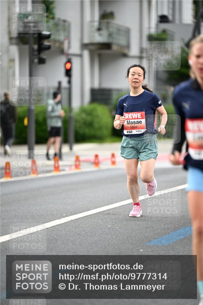 14.06.2026 - REWE Women's Run Dr. Thomas Lammeyer http://msf.ph/oto/9777314 14.06.2026 10:40:21 Laufen 40, 5694 meine-sportfotos.de