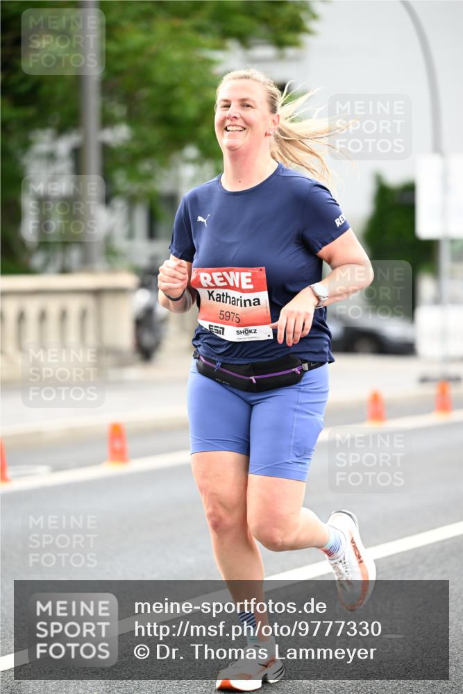 14.06.2026 - REWE Women's Run Dr. Thomas Lammeyer http://msf.ph/oto/9777330 14.06.2026 10:40:25 Laufen 11, 5975, 7 meine-sportfotos.de