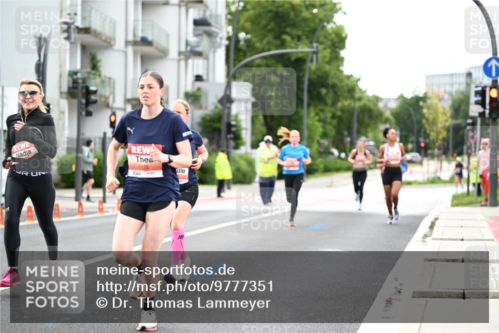 14.06.2026 - REWE Women's Run Dr. Thomas Lammeyer http://msf.ph/oto/9777351 14.06.2026 10:40:31 Laufen 8, 5815 meine-sportfotos.de