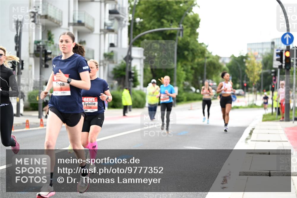 14.06.2026 - REWE Women's Run Dr. Thomas Lammeyer http://msf.ph/oto/9777352 14.06.2026 10:40:31 Laufen 15, 5786 meine-sportfotos.de
