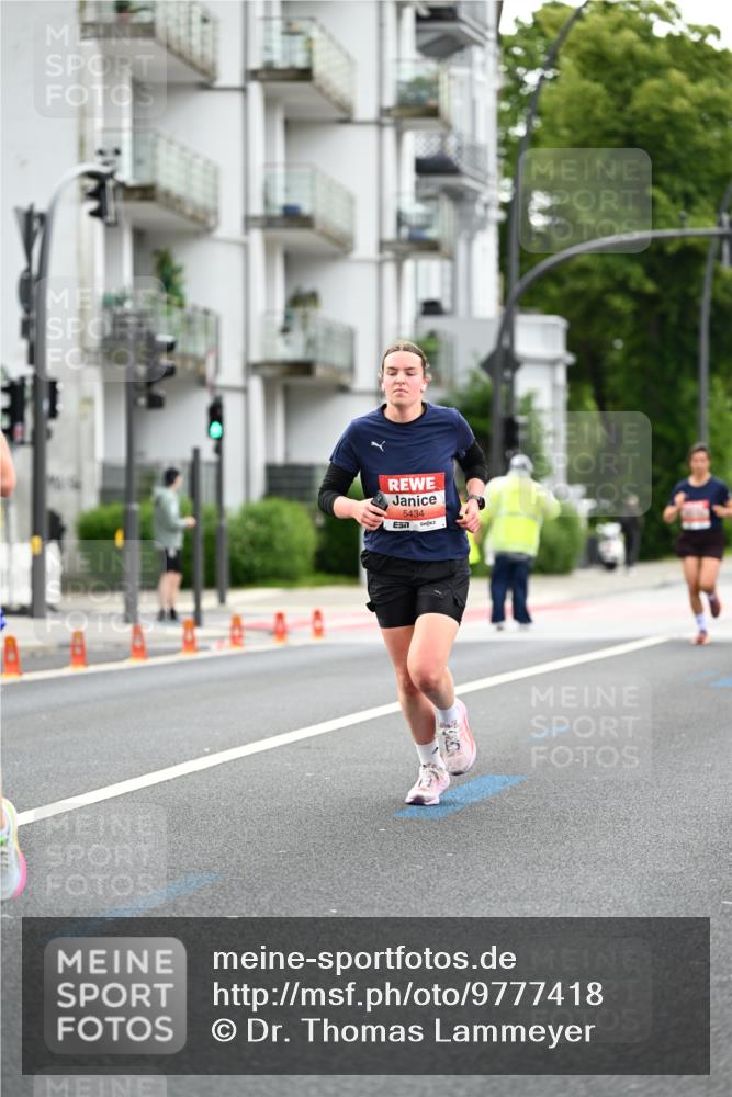 14.06.2026 - REWE Women's Run Dr. Thomas Lammeyer http://msf.ph/oto/9777418 14.06.2026 10:40:47 Laufen 5434 meine-sportfotos.de