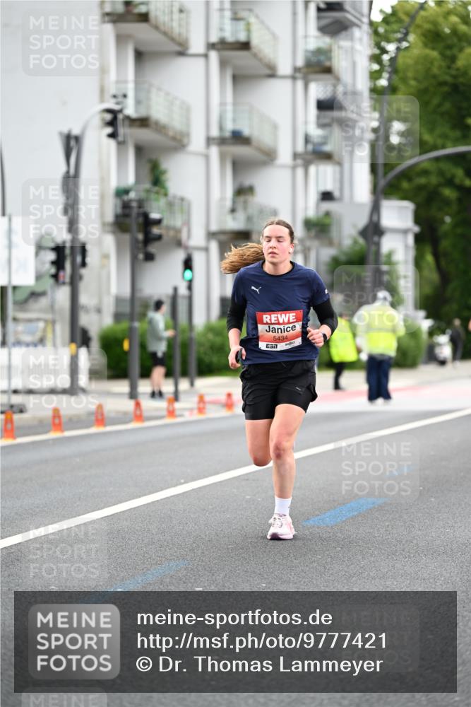 14.06.2026 - REWE Women's Run Dr. Thomas Lammeyer http://msf.ph/oto/9777421 14.06.2026 10:40:48 Laufen 5434 meine-sportfotos.de