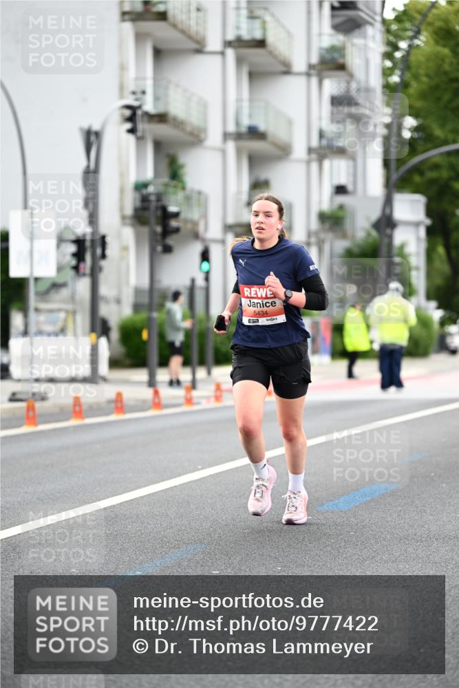 14.06.2026 - REWE Women's Run Dr. Thomas Lammeyer http://msf.ph/oto/9777422 14.06.2026 10:40:48 Laufen 5434 meine-sportfotos.de