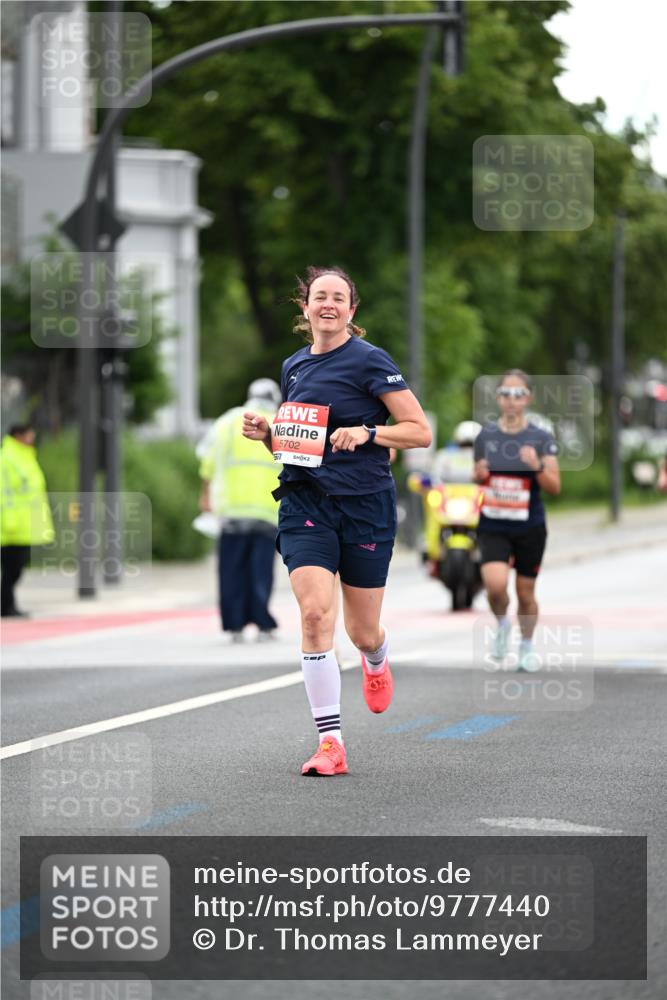 14.06.2026 - REWE Women's Run Dr. Thomas Lammeyer http://msf.ph/oto/9777440 14.06.2026 10:40:52 Laufen 517, 5702 meine-sportfotos.de
