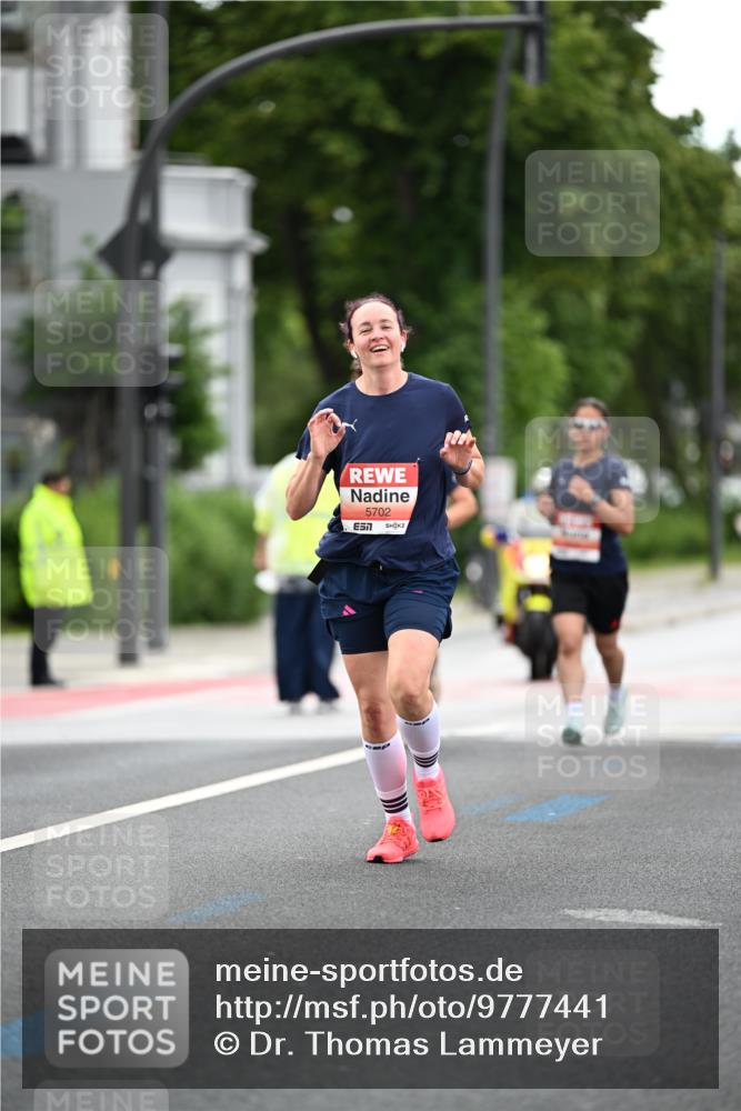 14.06.2026 - REWE Women's Run Dr. Thomas Lammeyer http://msf.ph/oto/9777441 14.06.2026 10:40:52 Laufen 5702 meine-sportfotos.de