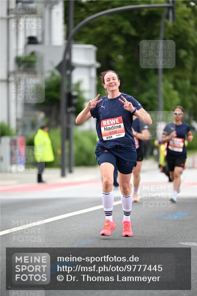 14.06.2026 - REWE Women's Run Dr. Thomas Lammeyer http://msf.ph/oto/9777445 14.06.2026 10:40:53 Laufen 5702, 7 meine-sportfotos.de